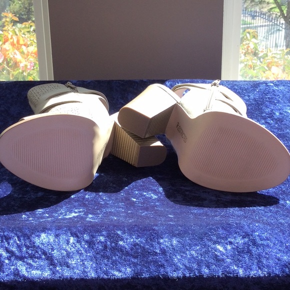 Boots - Picture 6 of 6